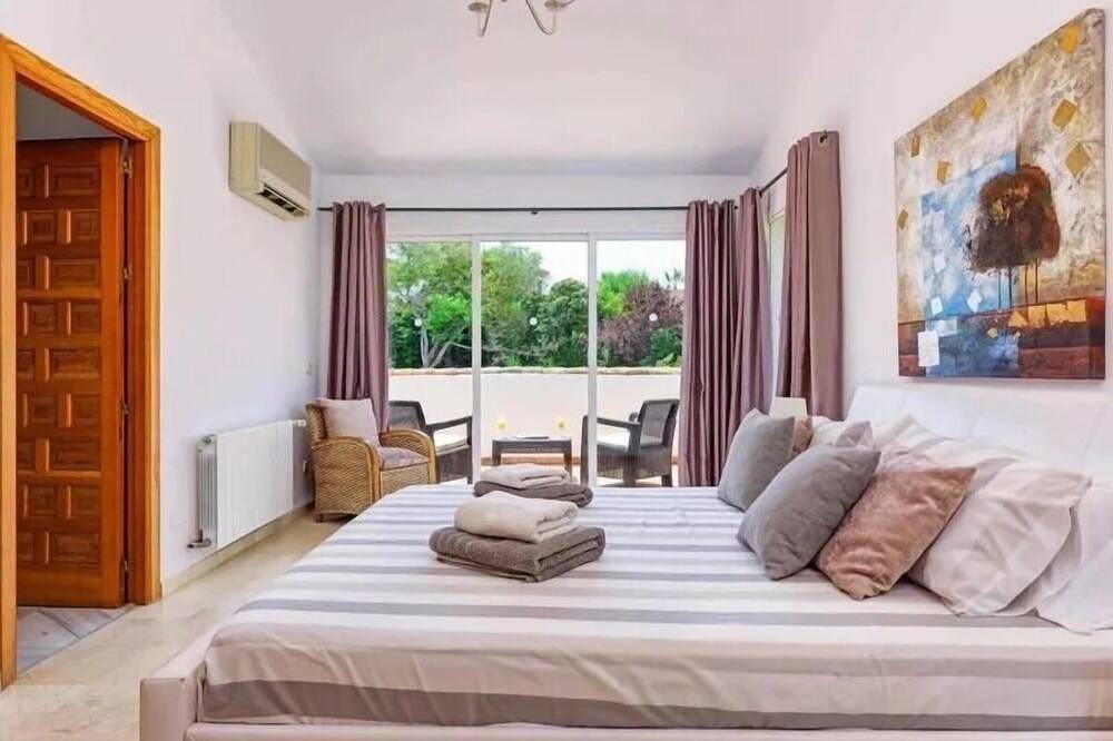 Beautiful Villa set in a quiet cul-de-sac close to all amenities in Sotogrande, San Roque