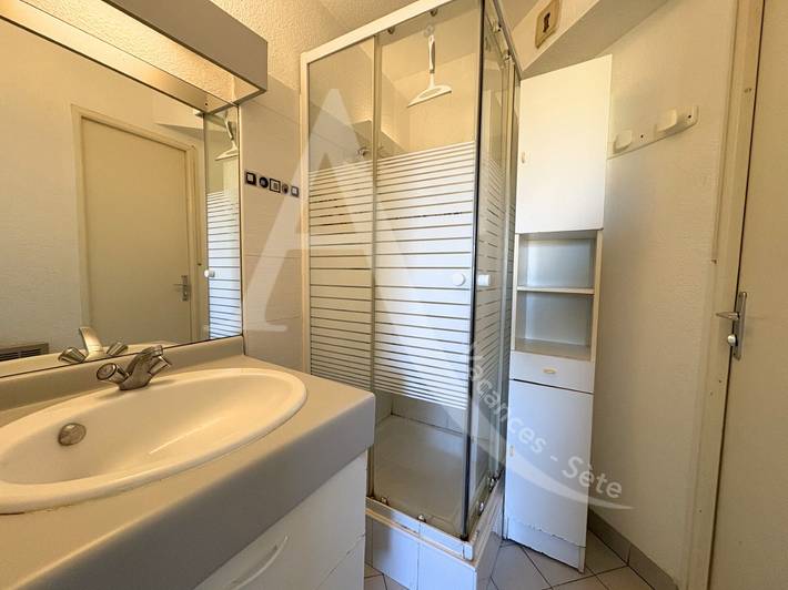 Gîte pour 6 personnes, avec terrasse dans Plage de La Corniche - 4