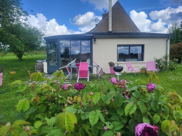 Location de vacances pour 4 personnes, avec jardin et vue, animaux acceptés à Choussy