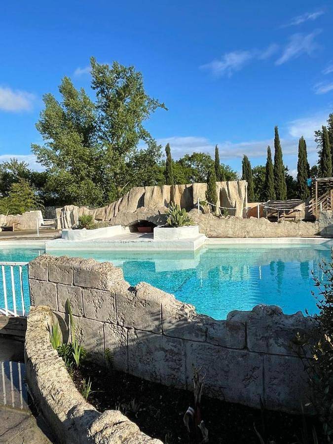Appart’hôtel pour 4 personnes, avec piscine et vue ainsi que sauna et jardin, animaux acceptés