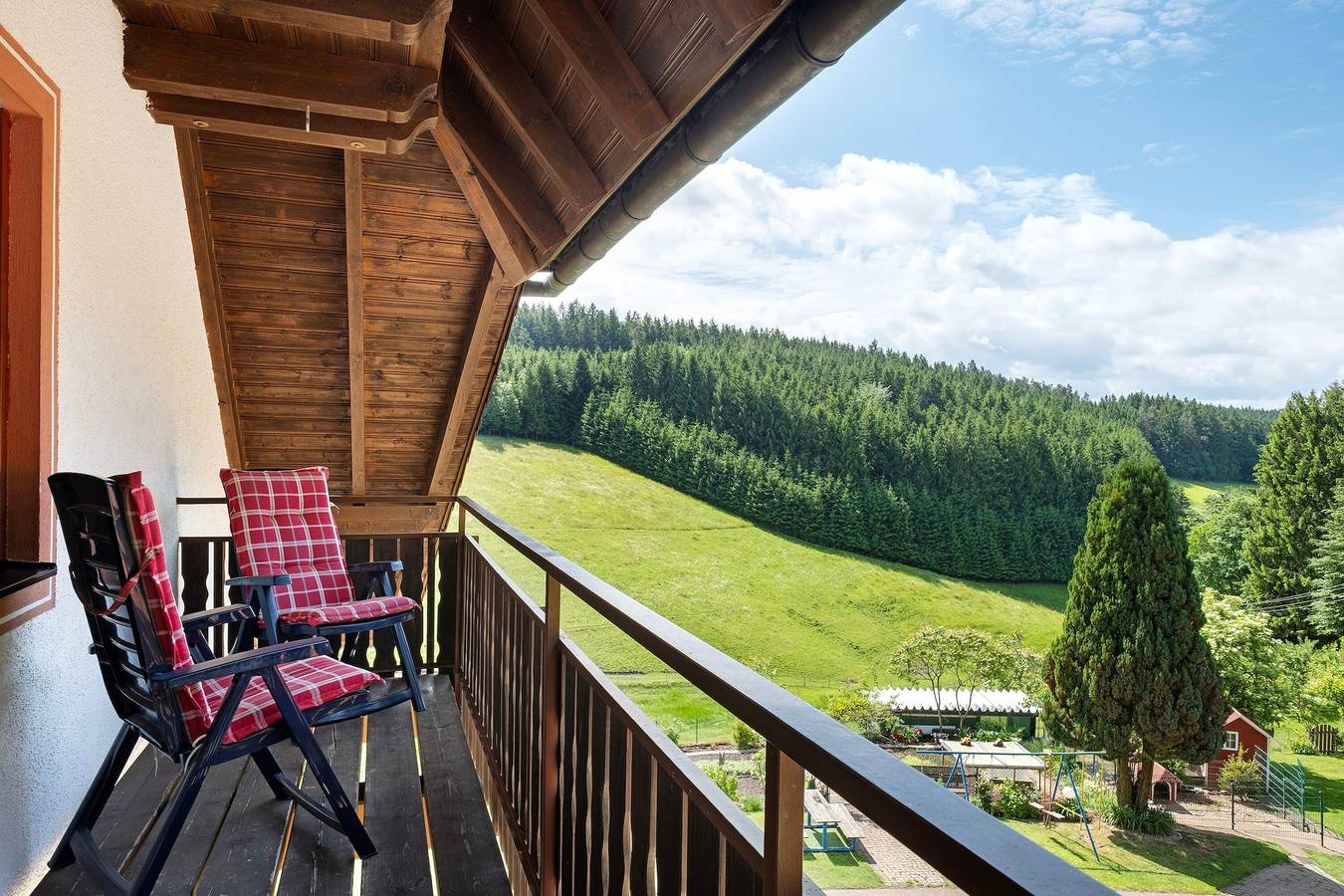 Apartamento inteiro, Apartamento 'Ringwald' com vista para a montanha, jardim partilhado e acesso Wi-Fi in Biederbach, Central Black Forest