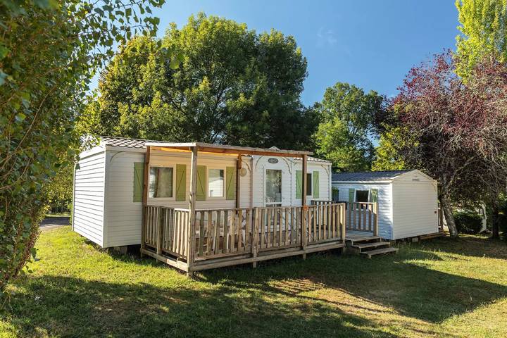 Mobil home pour 4 personnes, avec terrasse et piscine, animaux acceptés à Les Eyzies-de-Tayac-Sireuil