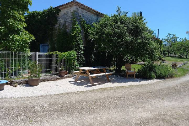 Gîte pour 5 personnes, avec jardin et piscine à Touffailles - 3