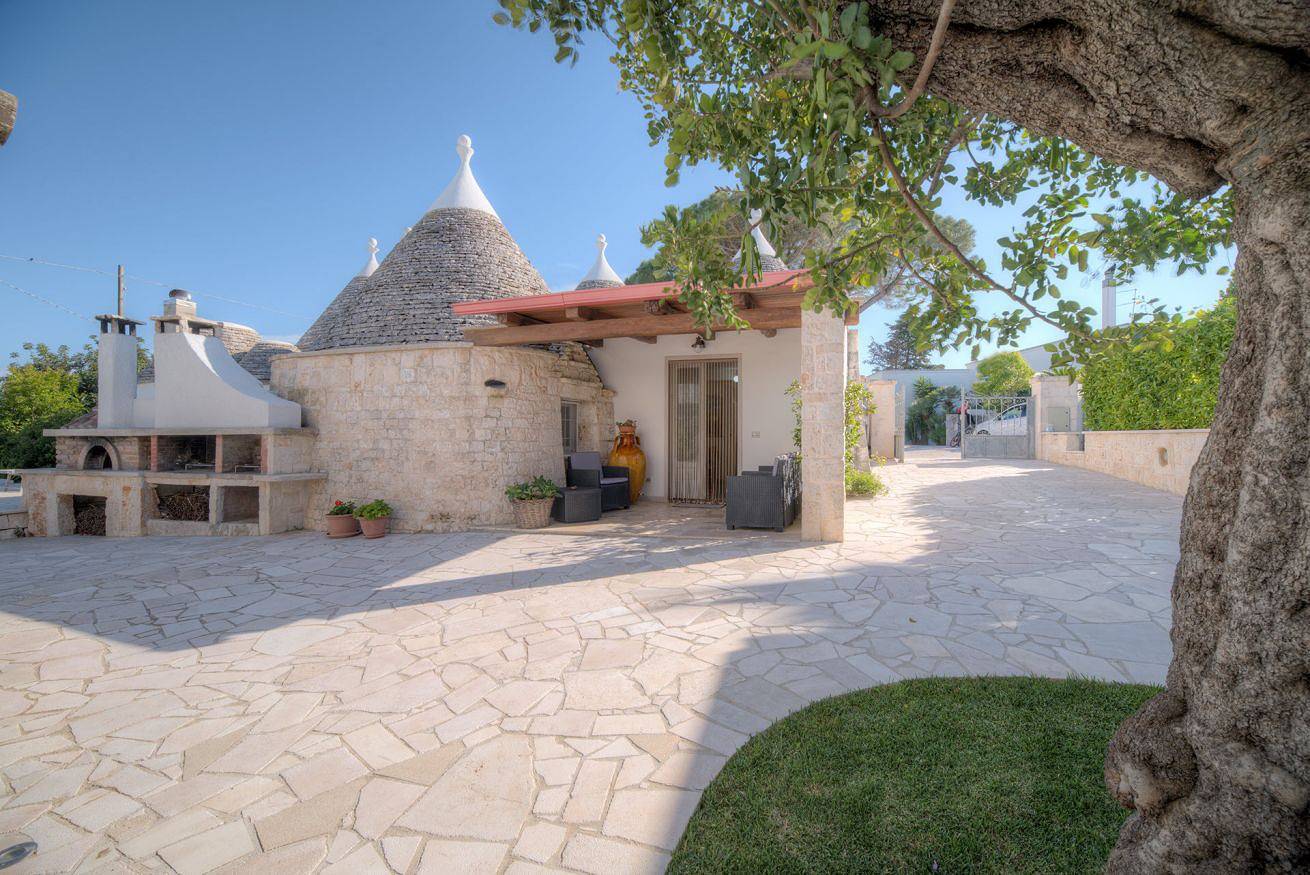 Trullo pour 2 personnes avec jardin in Locorotondo, Province de Bari