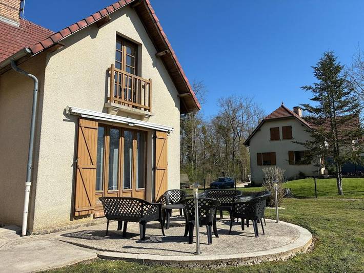 Location de vacances pour 8 personnes, avec terrasse et jardin à Soulaines-Dhuys - 3