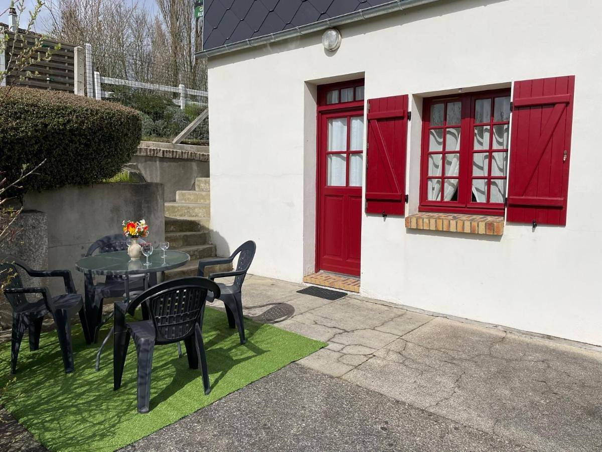 One-Bedroom House in Bouvaincourt-sur-Bresle, Région d'Abbeville