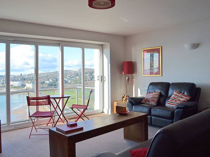 Log cabin for 4 people in Torquay