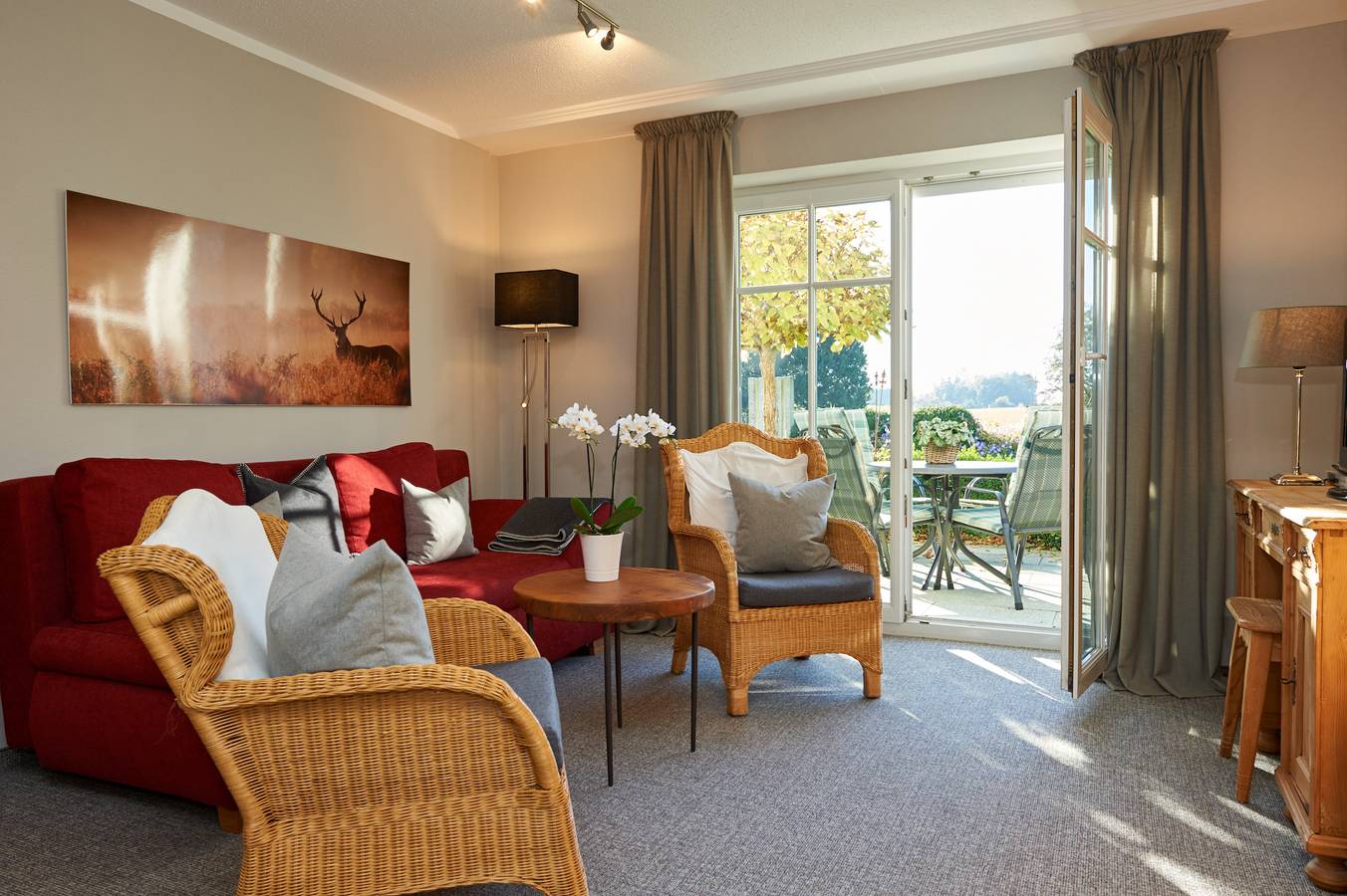 Ganze Ferienwohnung, Ferienwohnung Ober - Ferienwohnung mit 1 sep. Schlafzimmer in idyllischer Lage, Terrasse, 45qm in Prien am Chiemsee, Chiemsee