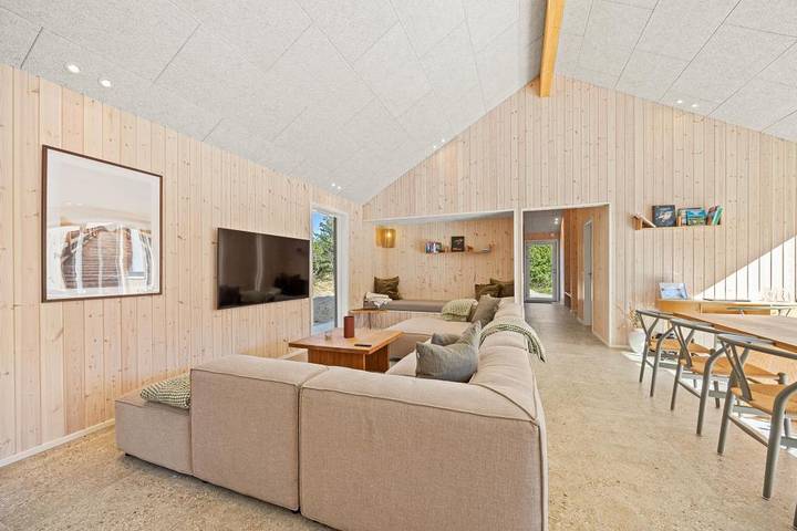 Luxuriöses Ferienhaus mit Outdoor-Wellnessbereich in Blåvand in Blavand, Varde