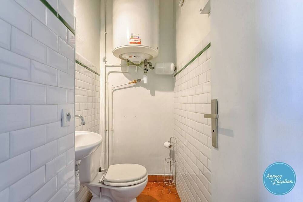 Apartamento entero, La Savoyarde - T2 apartment close to the lake. in Menthon-Saint-Bernard, Región de Annecy