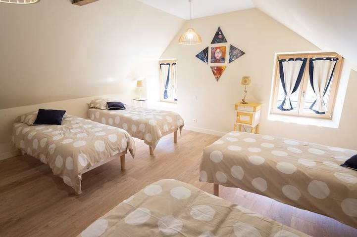 Location de vacances pour 8 personnes, avec terrasse et jardin à Le Quillio - 4