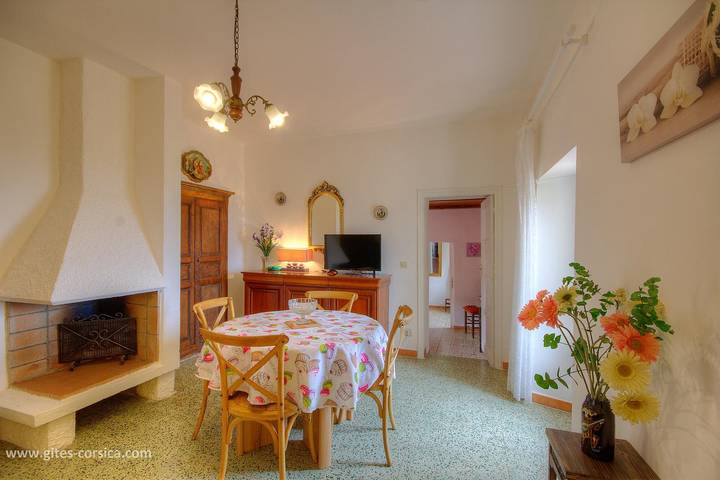 Gîte pour 3 personnes, avec Terrasse à Aregno - 3