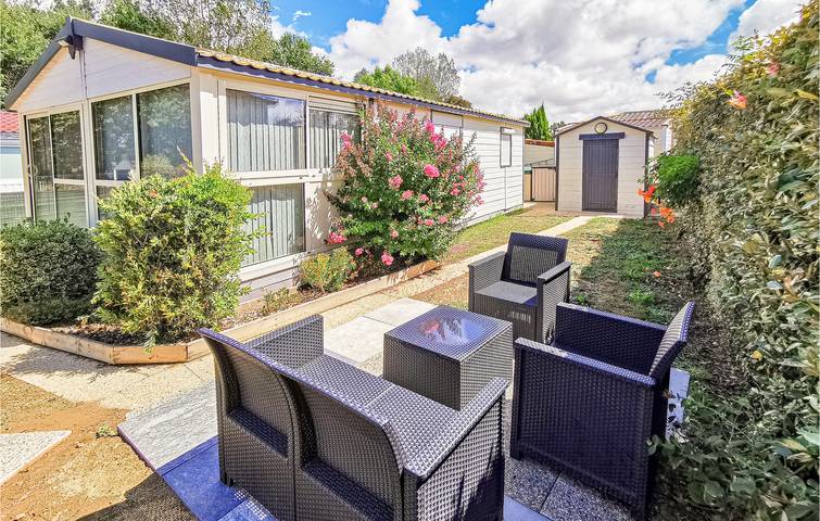 Location de vacances pour 4 personnes, avec piscine ainsi que jardin et terrasse à L'Aiguillon-sur-Vie - 2