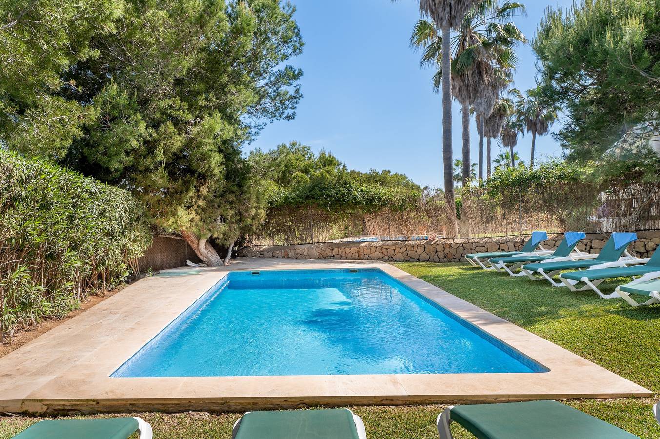 Villa 'Es Cantò' avec vue sur la mer, piscine et Wi-Fi in Cala d'Or, Santanyí