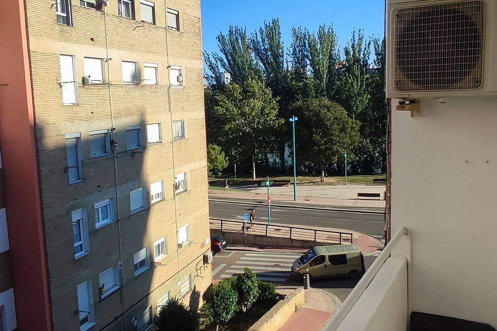Entire apartment, Apartamento Cerca de Plaza Pilar in Saragossa, Saragossa Province