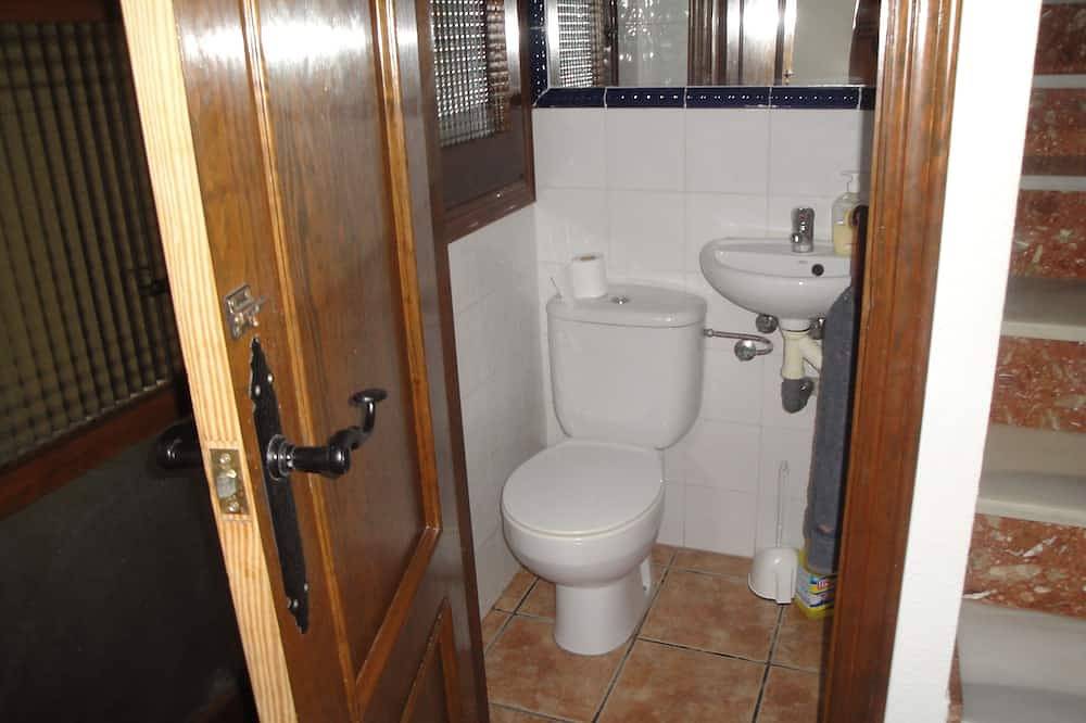 South facing, overlooking the pool. \n9 minutes walk to La Zenia beach. in Centro La Zenia, Orihuela