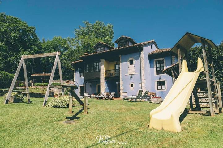 Casa de vacaciones para 10 personas, con vistas y jardín en Costa Oriental Asturiana