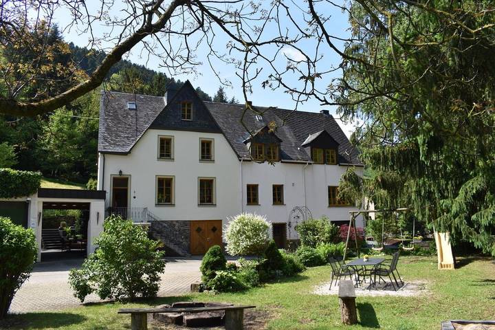 Ferienwohnung für 4 Personen, mit Garten und Balkon, kinderfreundlich in Zell (Mosel)
