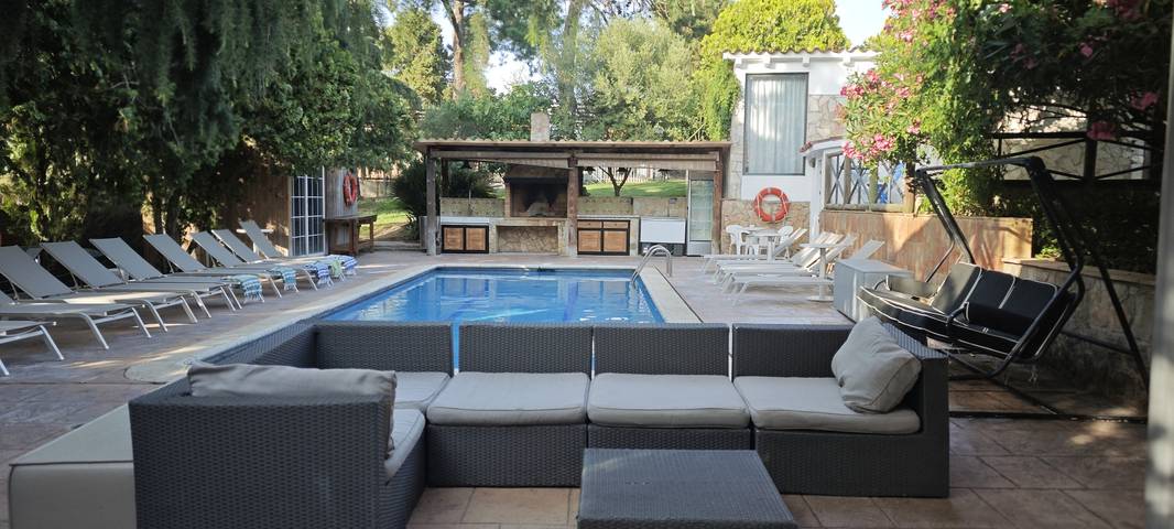 Casa rural para 26 personas, con jardín en Sils - 2