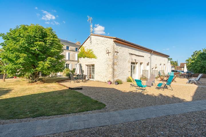 Vacation rental for 4 people, with yard in Charente-Maritime