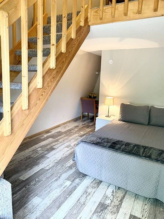 Lake house for 4 people, with pool in Table Rock Lake