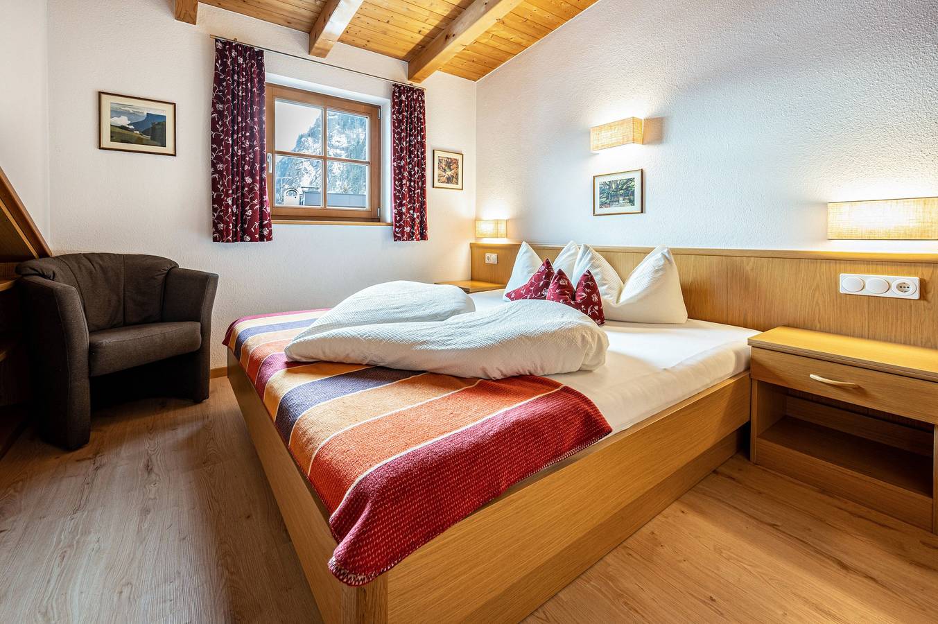Ganze Wohnung, Ferienwohnung "Duregger App Sonnenschein" mit Bergblick, Garten und Wlan in Sand in Taufers, Kronplatz