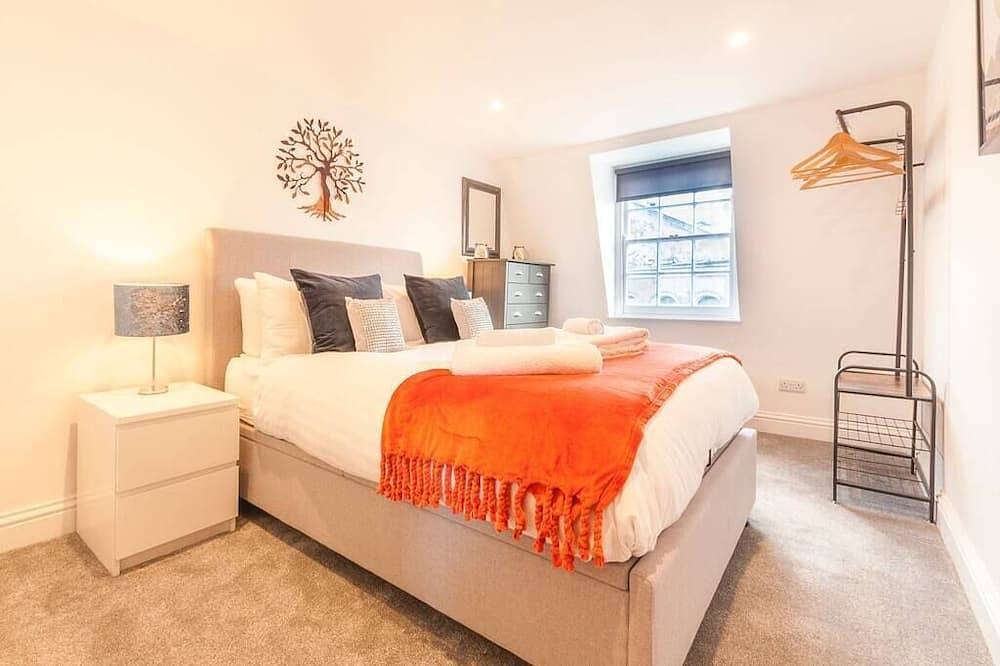 Entire apartment, Magnificent views of Tamar and Rwy. Free Parking in Plymouth, South West England