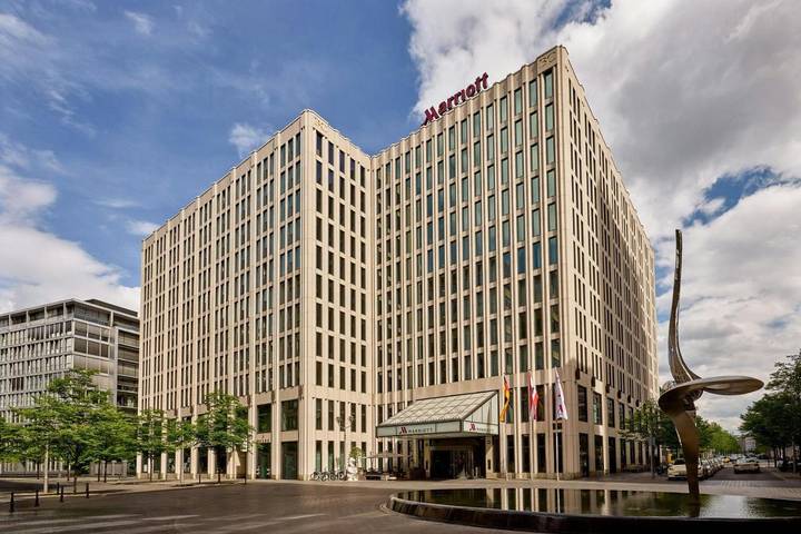 Hotel für 4 Personen, mit Terrasse und Pool sowie Sauna in Tiergarten Berlin - 3