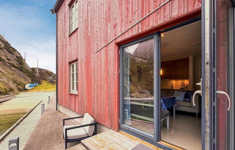 Ferieleilighet for 6 personer, med terrasse og hage i Søgne 