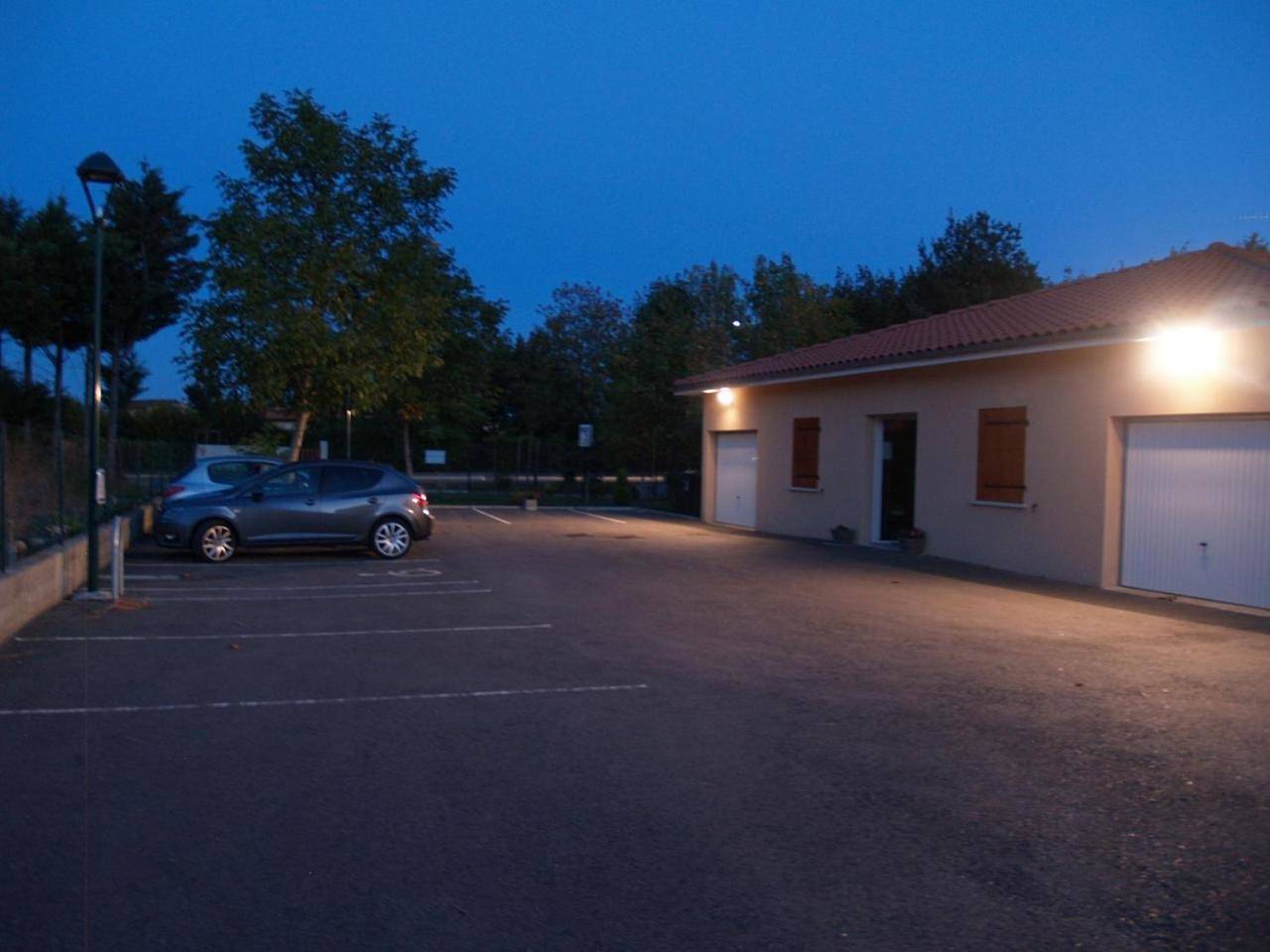 Double Bed Apartment with Terrace and Garden View in Portet-sur-Garonne, Toulouse et ses environs