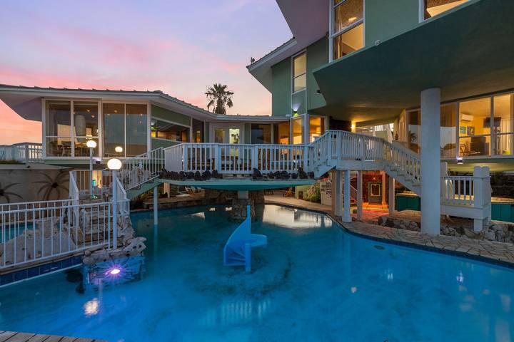 Vacation home for 12 people, with balcony in Port Aransas