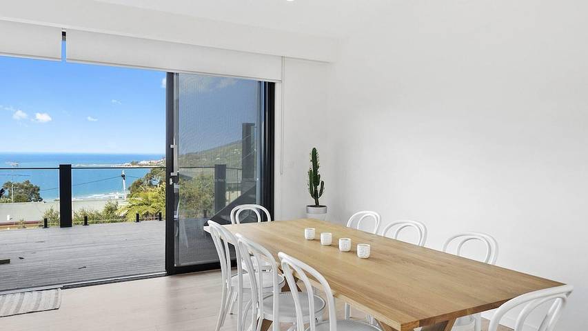 Holiday home for 10 people, with garden and balcony in Lorne