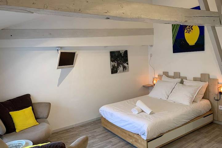 Apartamento entero, Studio 1*, impasse de la Chantrerie, floor 3 in Cahors, Quercy
