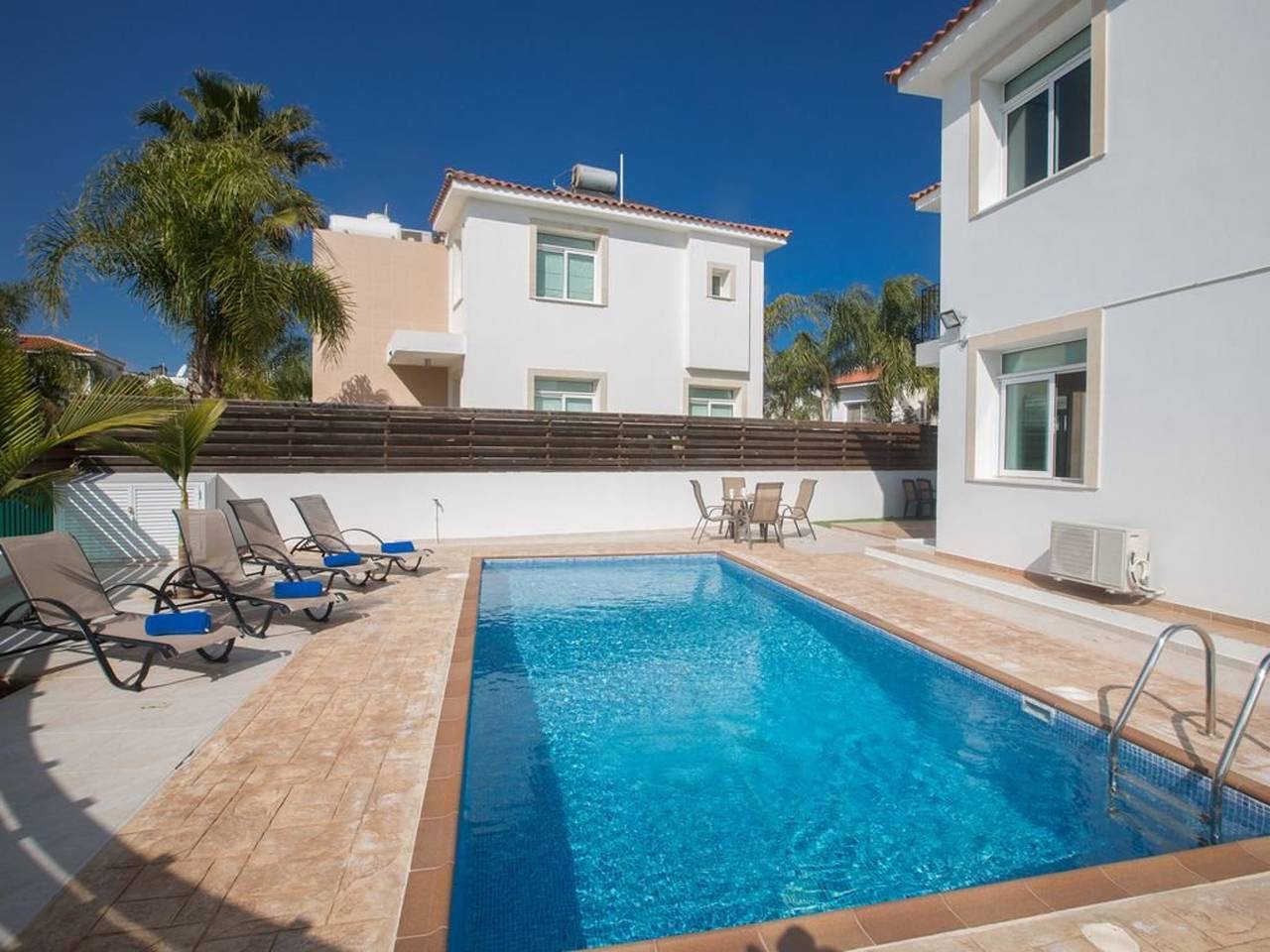 Villa Mesogi, Modern 3Bdr Protaras Villa, Close to Fig Tree Bay Beach in Protaras, South Cyprus
