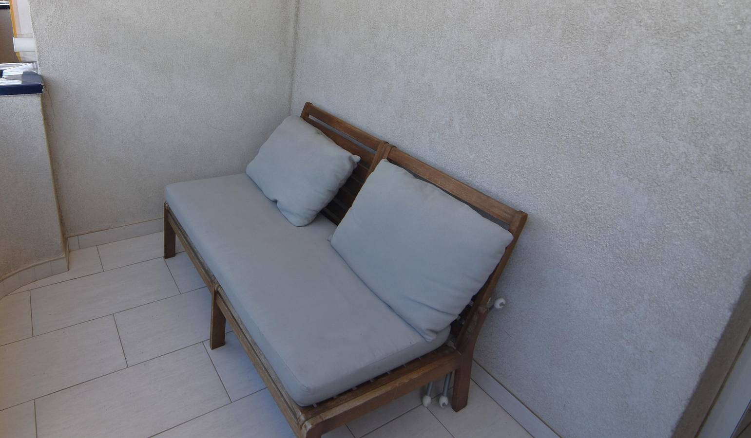 Entire studio, Temporary rental - This charming renovated studio in Roses offers modern comfort and a terrace, ideal for a quiet vacation near the beach. in Santa Margarida, Roses