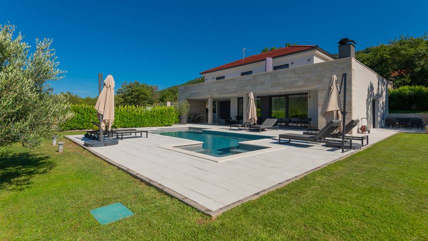 Villa für 8 Personen, mit Garten und Terrasse sowie Sauna und Whirlpool - 1