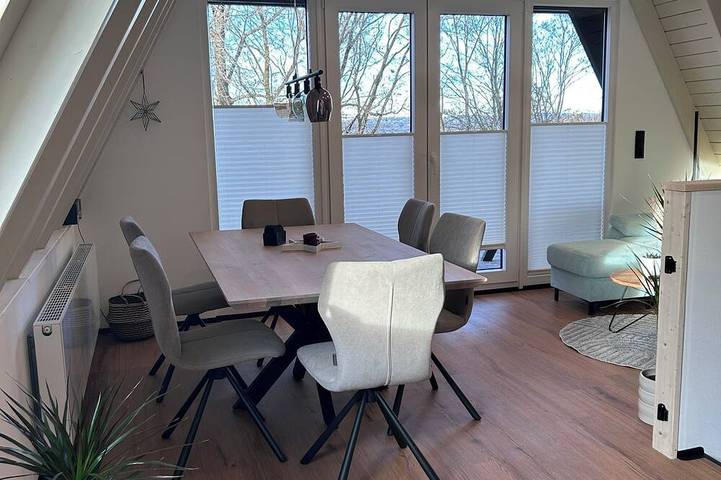 Ferienhaus für 6 Personen, mit Garten und Balkon am Biggesee