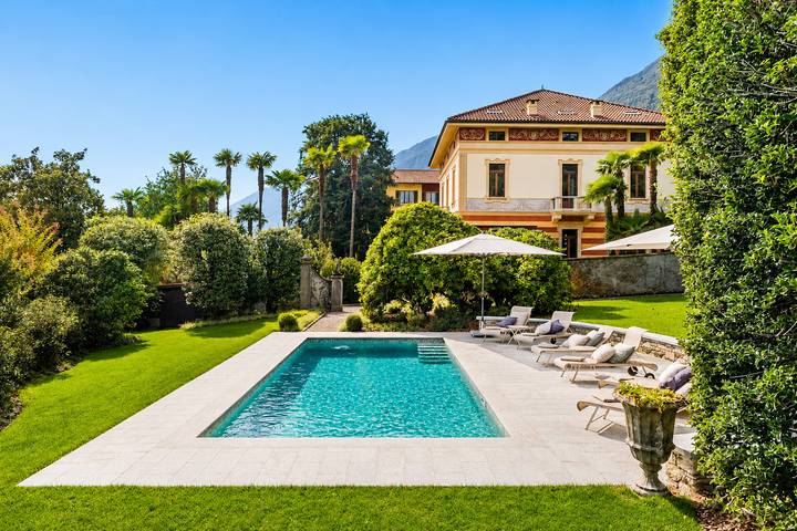 Ferienhaus für 10 Personen, mit Balkon und Terrasse sowie Garten und Pool