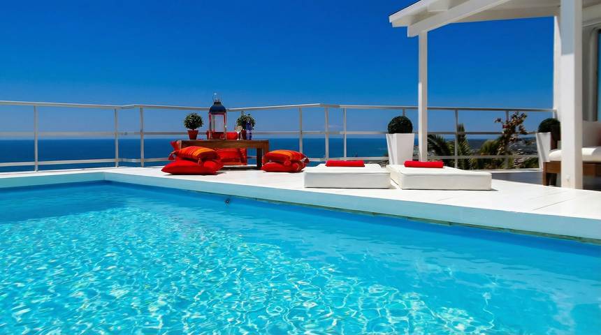 Villa voor 7 personen, with tuin and zwembad as well as balkon, kindvriendelijk in Sitges