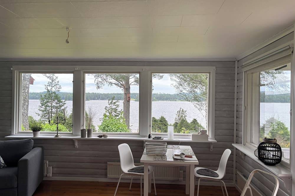 Schwedenhaus direkt am See mit Motorboot & eigener Bootsrampe in Storfors, Värmland