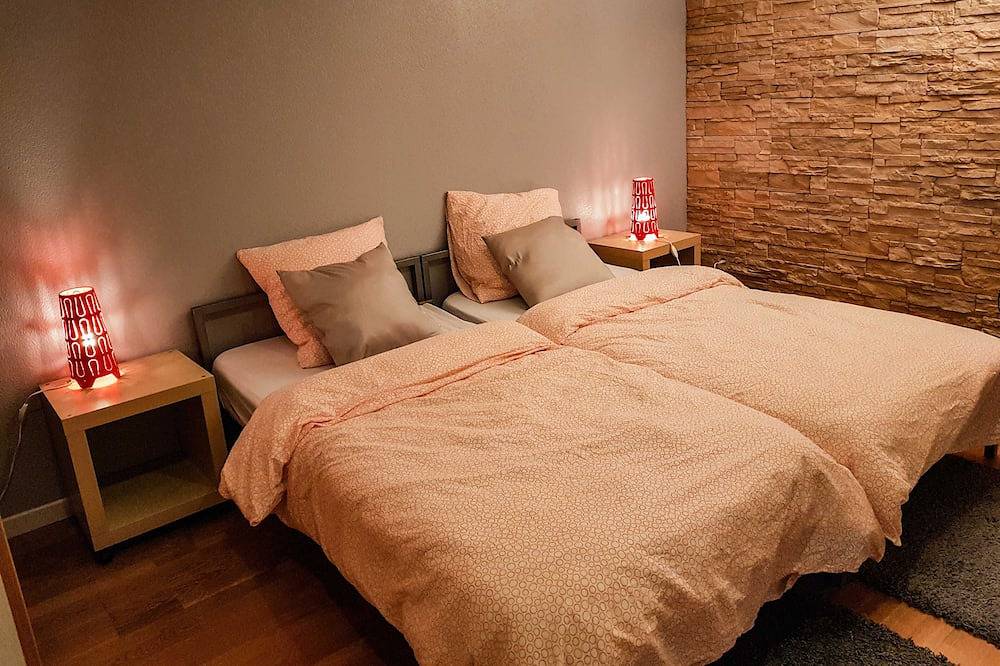 Apartamento entero, On your terrace at the foot of an oak tree, feel the Alsace's vibes ! in Barr (Bajo Rin), Región de Sélestat-Erstein
