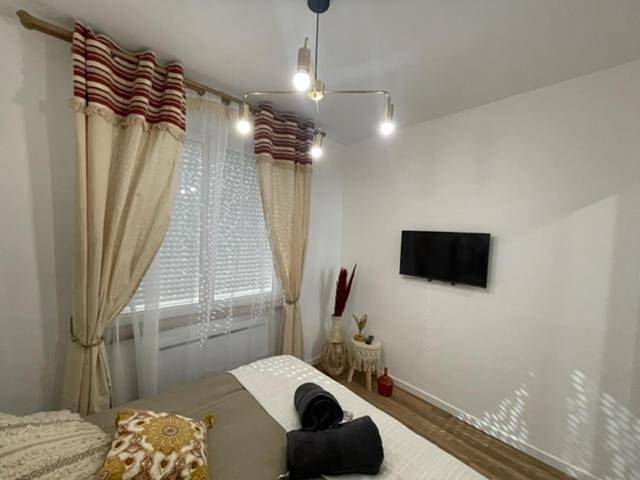Appartement entier, - Le Nuage - Unique, espace Spa privatif et jardin avec plancha et salon privatif, stationnement public gratuit in Niort, Région de Niort