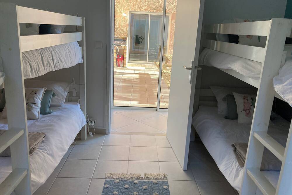 Grande Villa avec piscine, entre lac océan et golf, Biscarrosse, 14 pers. in Biscarrosse, Côte d’Argent