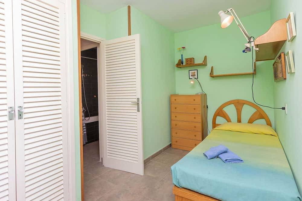 Estupenda casa de vacaciones para 5 personas con Wifi, Tv y terraza in Segur de Calafell, Calafell
