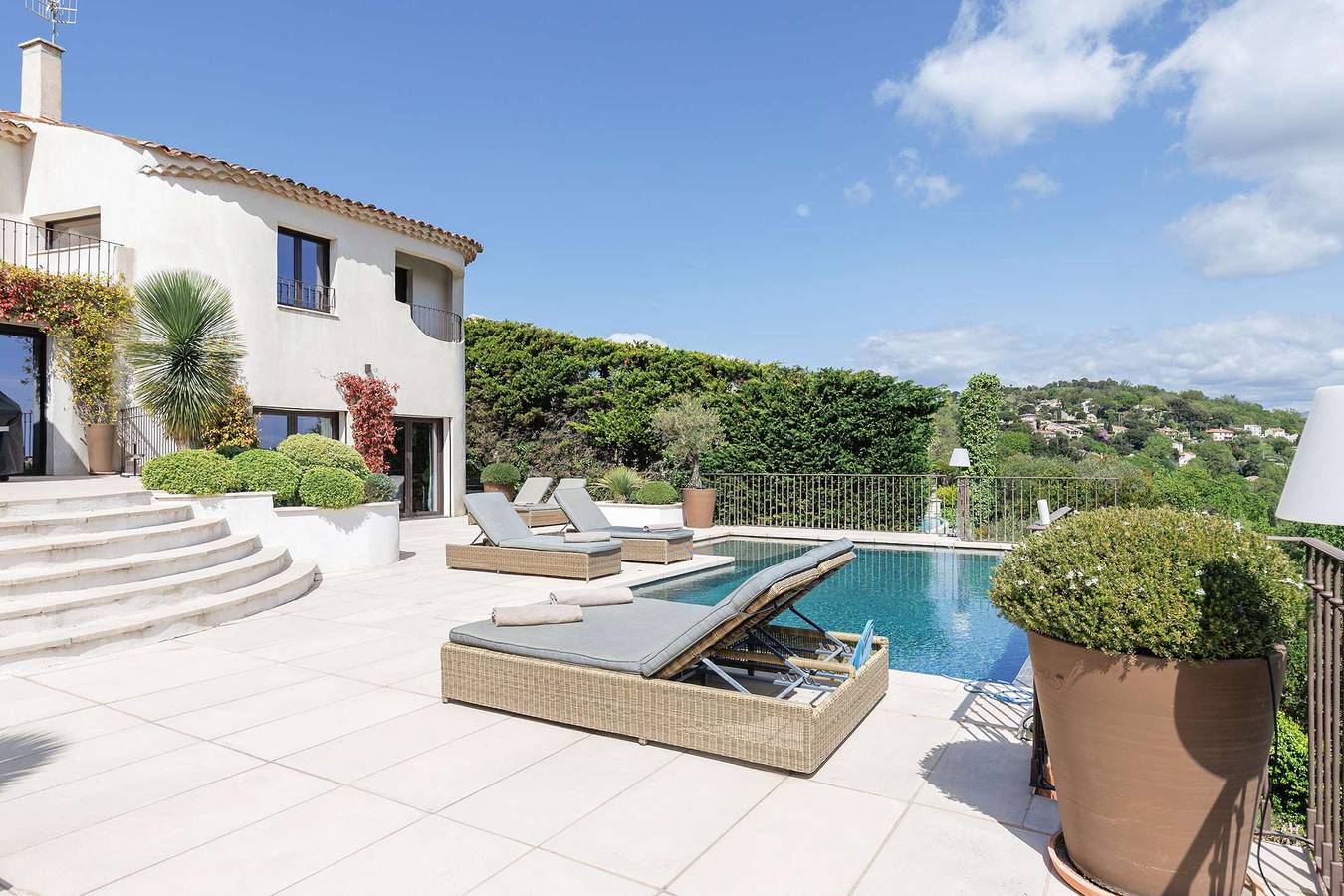 Apartamento vacacional entero, A stunning designer villa with beautiful sea views, a true gem in Les Adrets-de-l'Estérel, Massif de l'Esterel