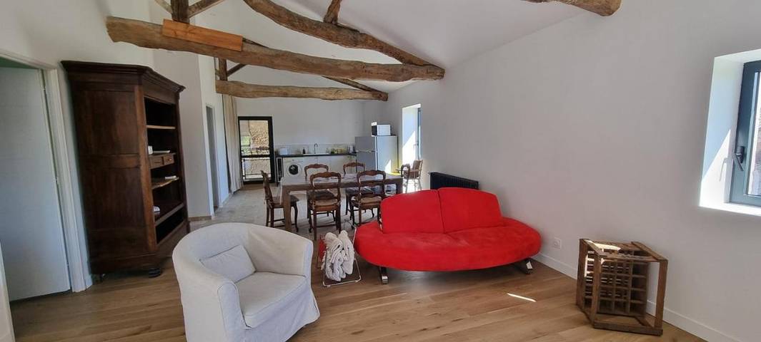 Gîte pour 4 personnes, avec piscine et jardin à Aussillon