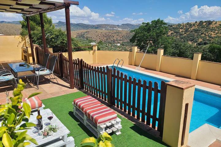 Casa de vacaciones para 6 personas, con jardín y balcón además de piscina y jacuzzi, Se admiten mascotas - 1