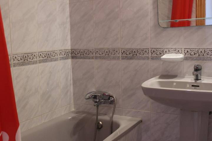 Gîte pour 5 personnes, avec balcon ainsi que vue et piscine dans La Manga del Mar Menor - 4