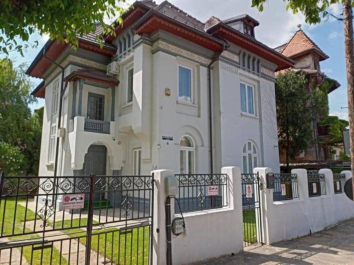 Villa per 12 persone, con Balcone e Terrazza nonché Giardino e Panorama a Bucarest
