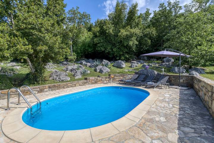 Location de vacances pour 7 personnes, avec jardin et piscine, animaux acceptés à Buzet - 2